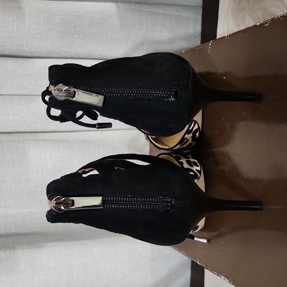 Audrey Brooke Print heels - Picture 4 of 8